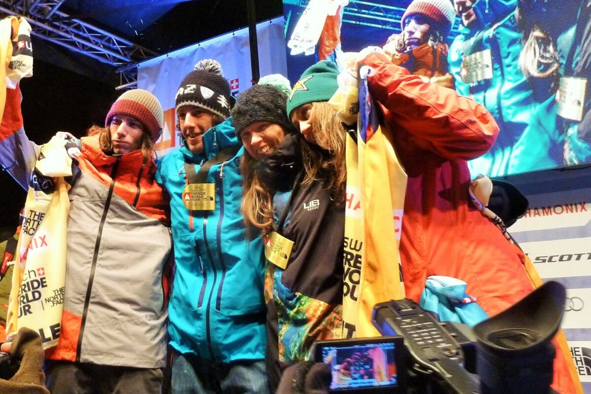 4 riders with their winners bibs