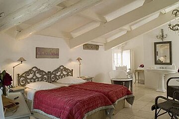 Chateau de Mazan Hotel, Mazan twin bedroom