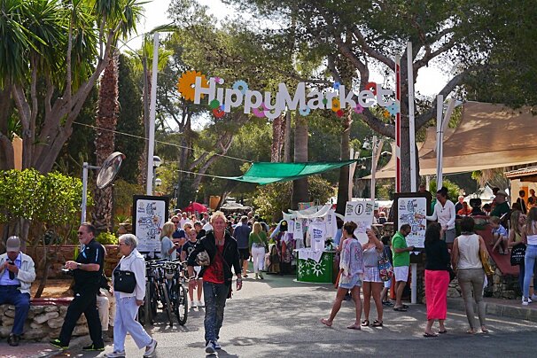 hippy-market-punta-arabi-at-es-canar
