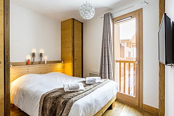 Santa Terra 40m2 4 person Apartment, Tignes - Les Brevieres master bedroom