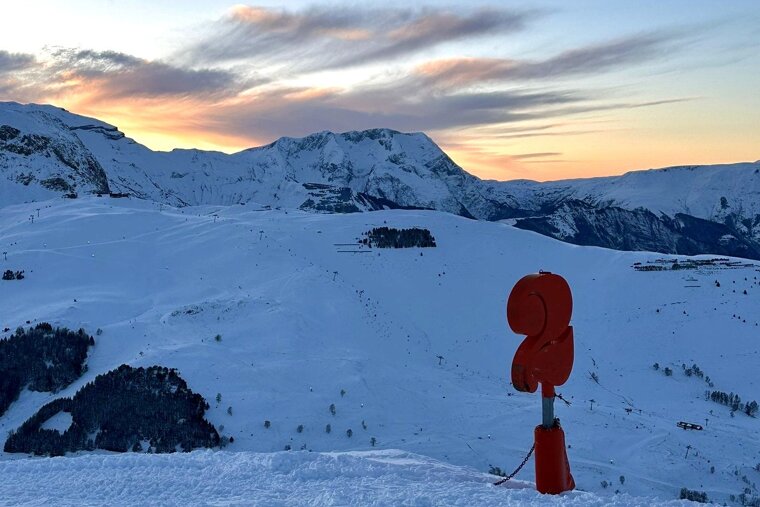 Sunset view from the pistes in Les 2 Alpes