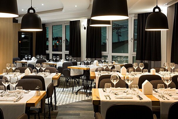 Araucaria Restaurant, Plagne Centre interior