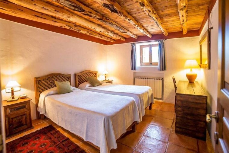 Can Pujolet Rural Hotel, San Mateo twin bedroom