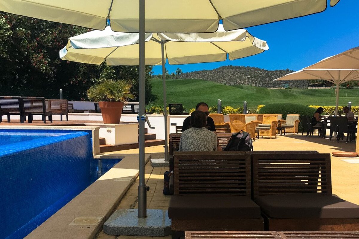 Playing the Pitch & Putt golf course near Palma