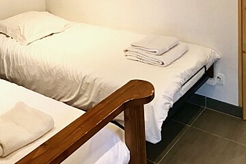 Secret de Neige East-side 4* Apartment, Alpe d'Huez twin room