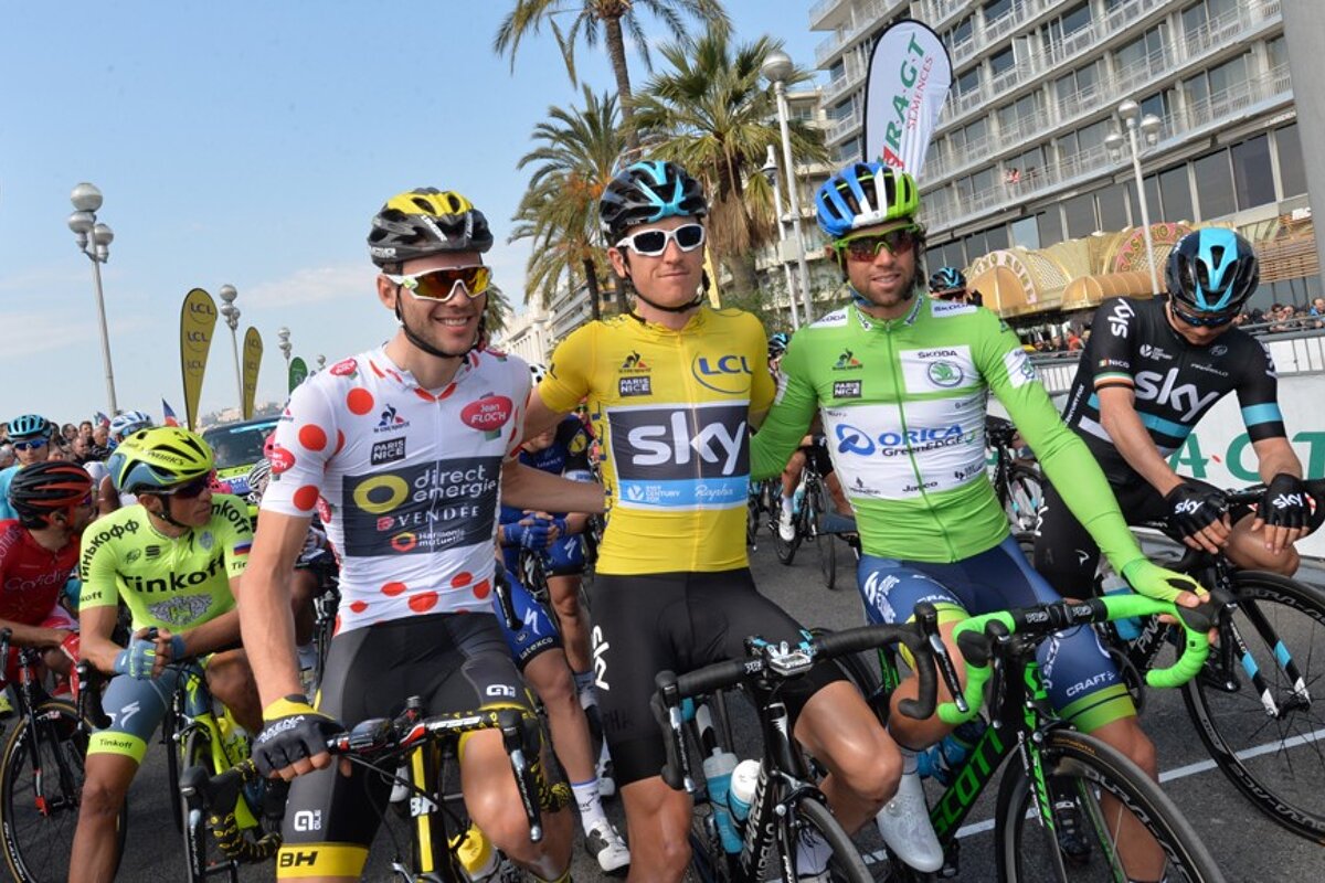 The start line of Paris Nice 2016, stage 7