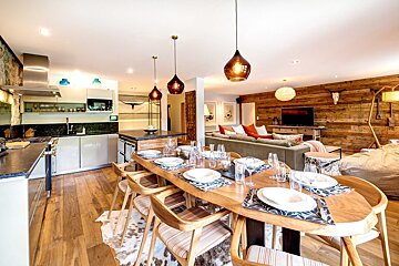 Centrale Apartment, Verbier - Centre dining area