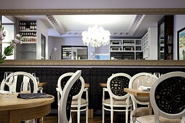 La Gaudinade Restaurant, Mougins interior