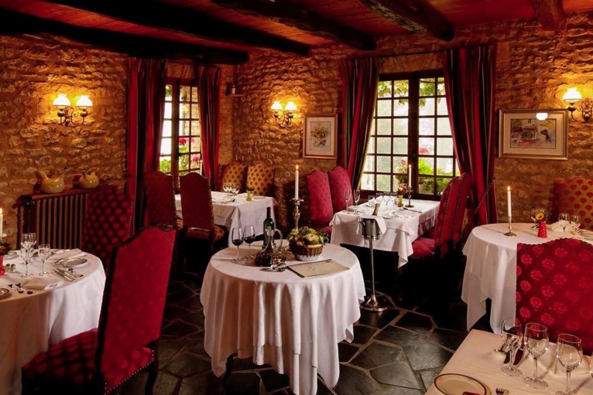 La Metairie Restaurant, Mauzac interior