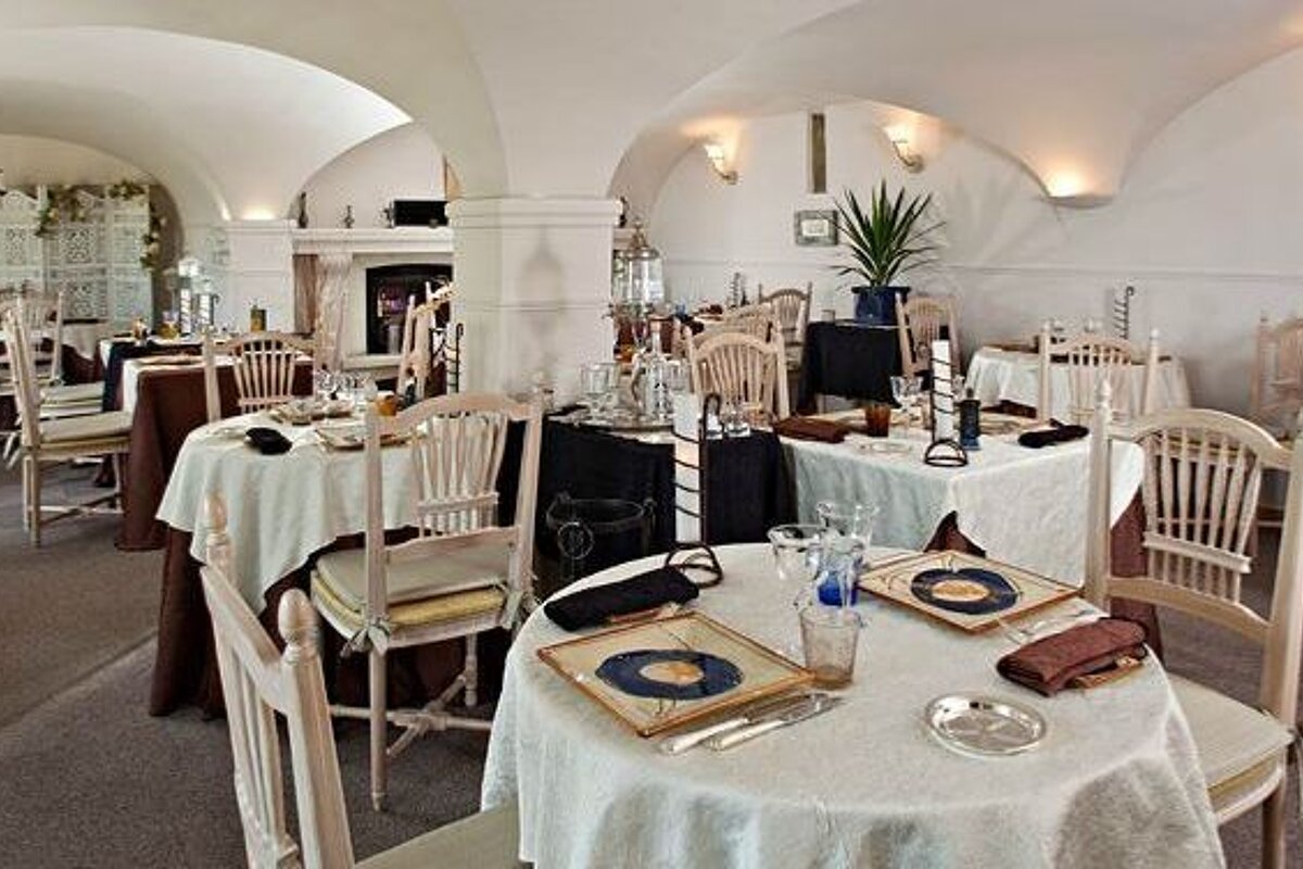 Le Mas de Guilles hotel restaurant