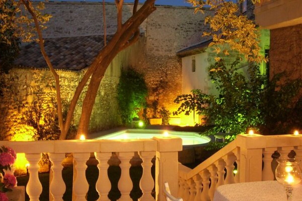 Les Saisons, Avignon terrace