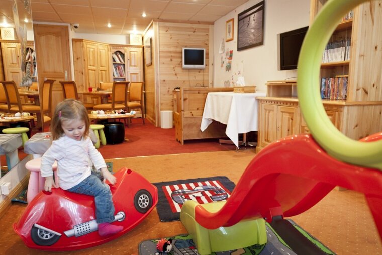 Les Sherpas Hotel, Courchevel 1850-games room