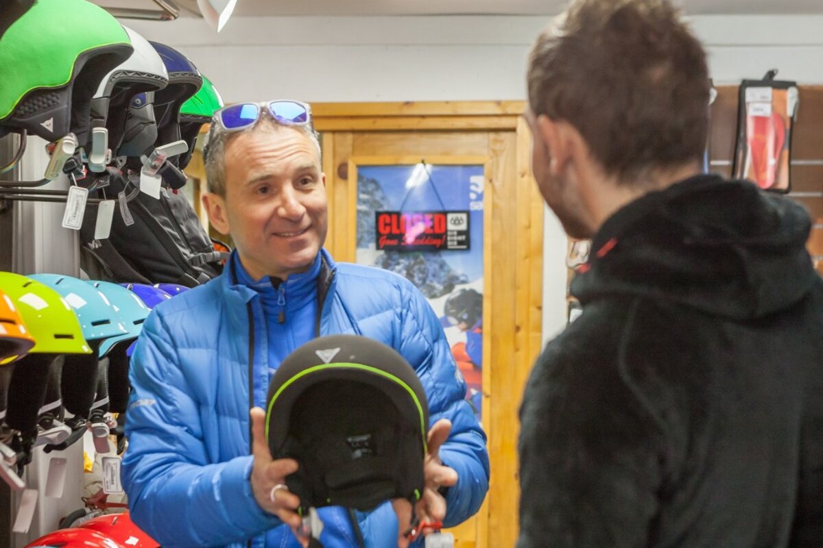Skimium - Carrel Sports Ski Hire, Venosc shop interior