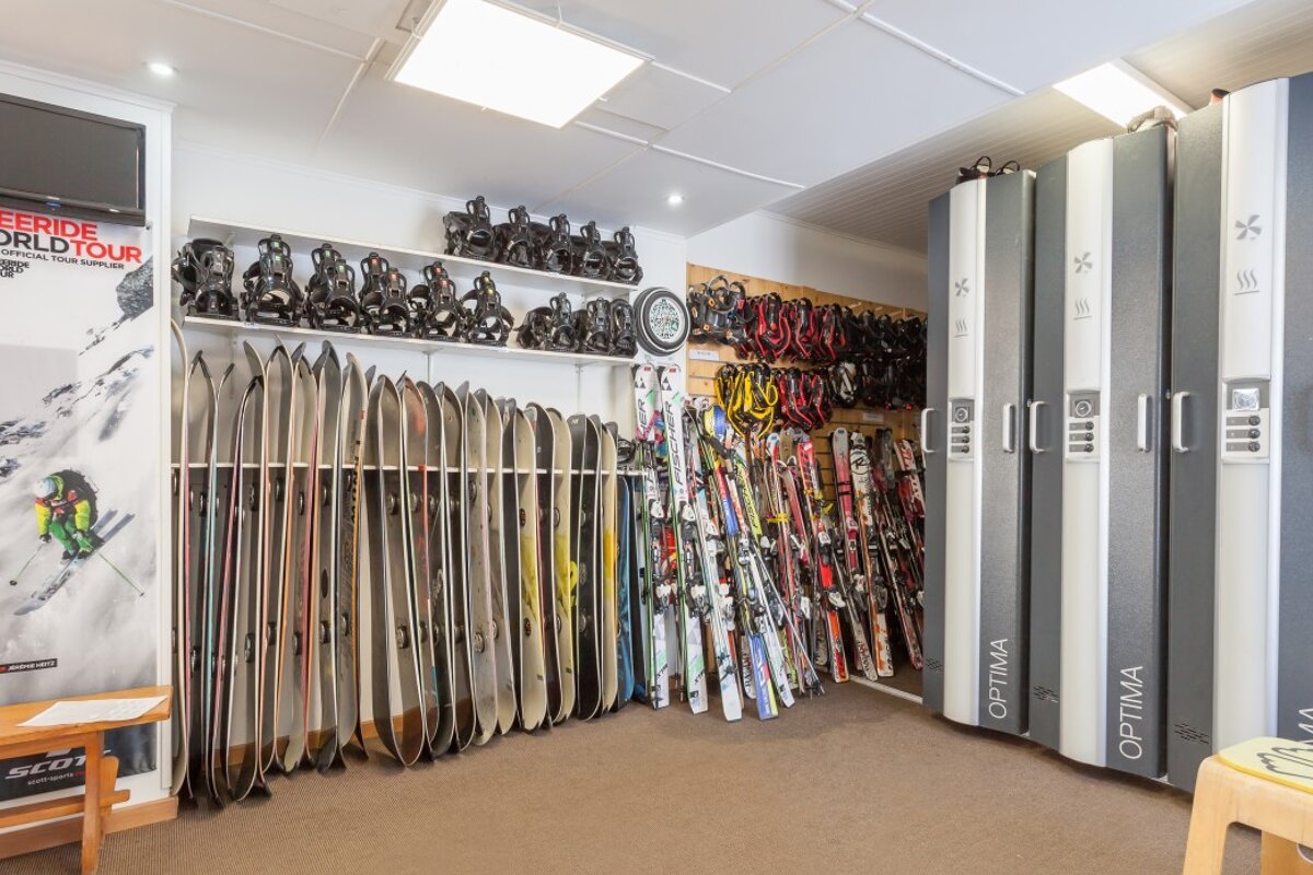 Skimium - Carrel Sports Ski Hire, Venosc shop interior