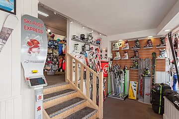 Skimium - Carrel Sports Ski Hire, Venosc shop interior