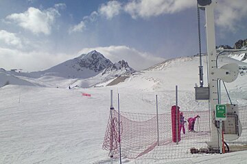 a ski lift in les arcs