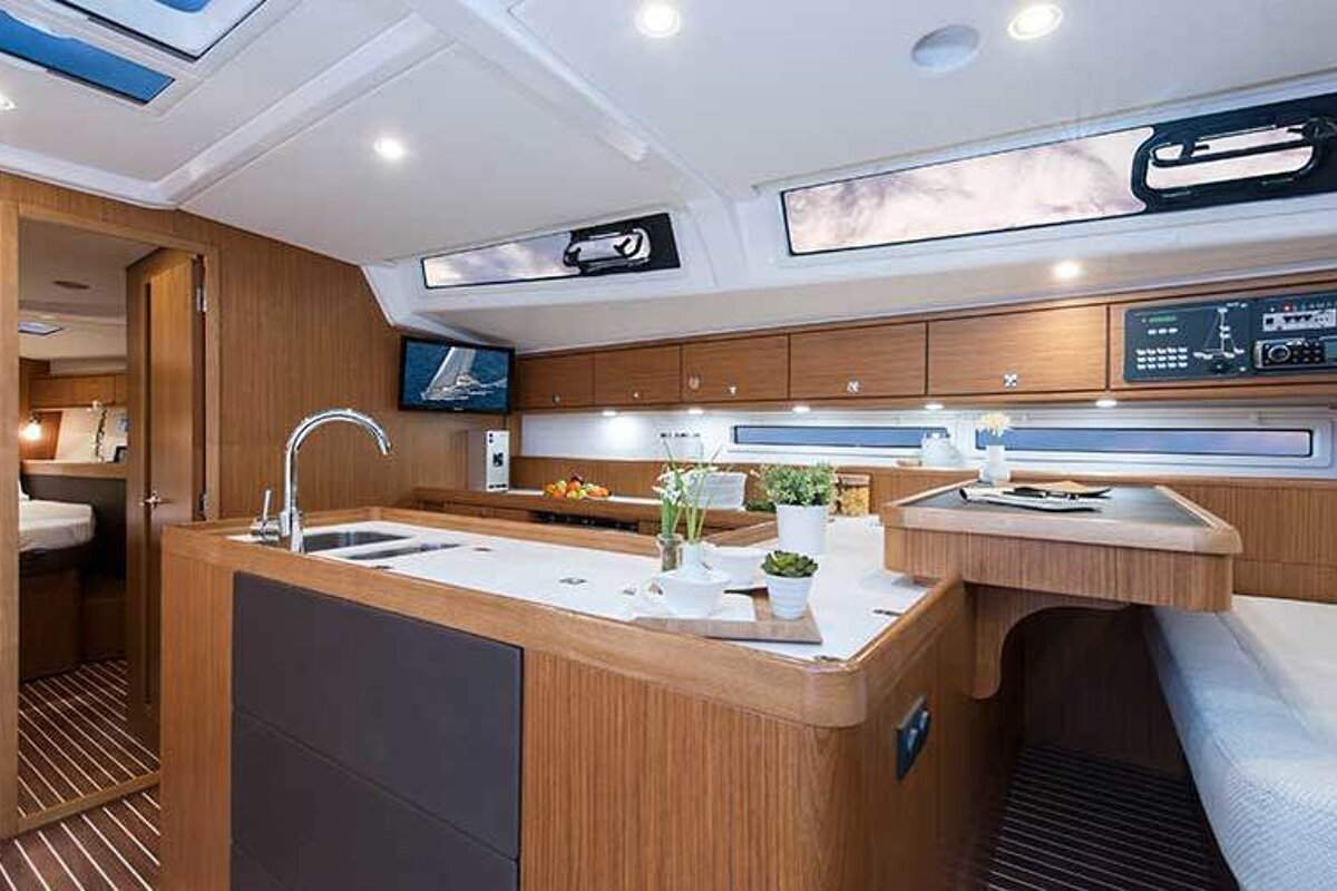 Bavaria Cruiser 56 16.75m Sailing Yacht, Palma de Mallorca kitchen