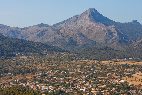 A view over to Galatzo- Mallorca's Matterhorn