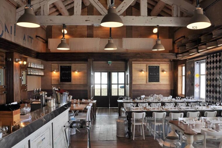 La Fruitiere Restaurant, Alpe d'Huez interior