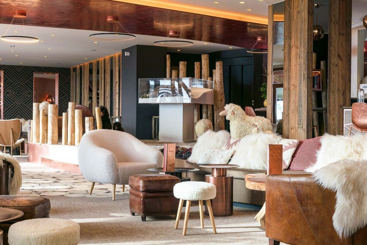 Les Grandes Rousses Hotel, Alpe d'Huez lobby