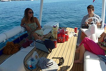 8 Person Motor Boat, Beaulieu-sur-Mer dining