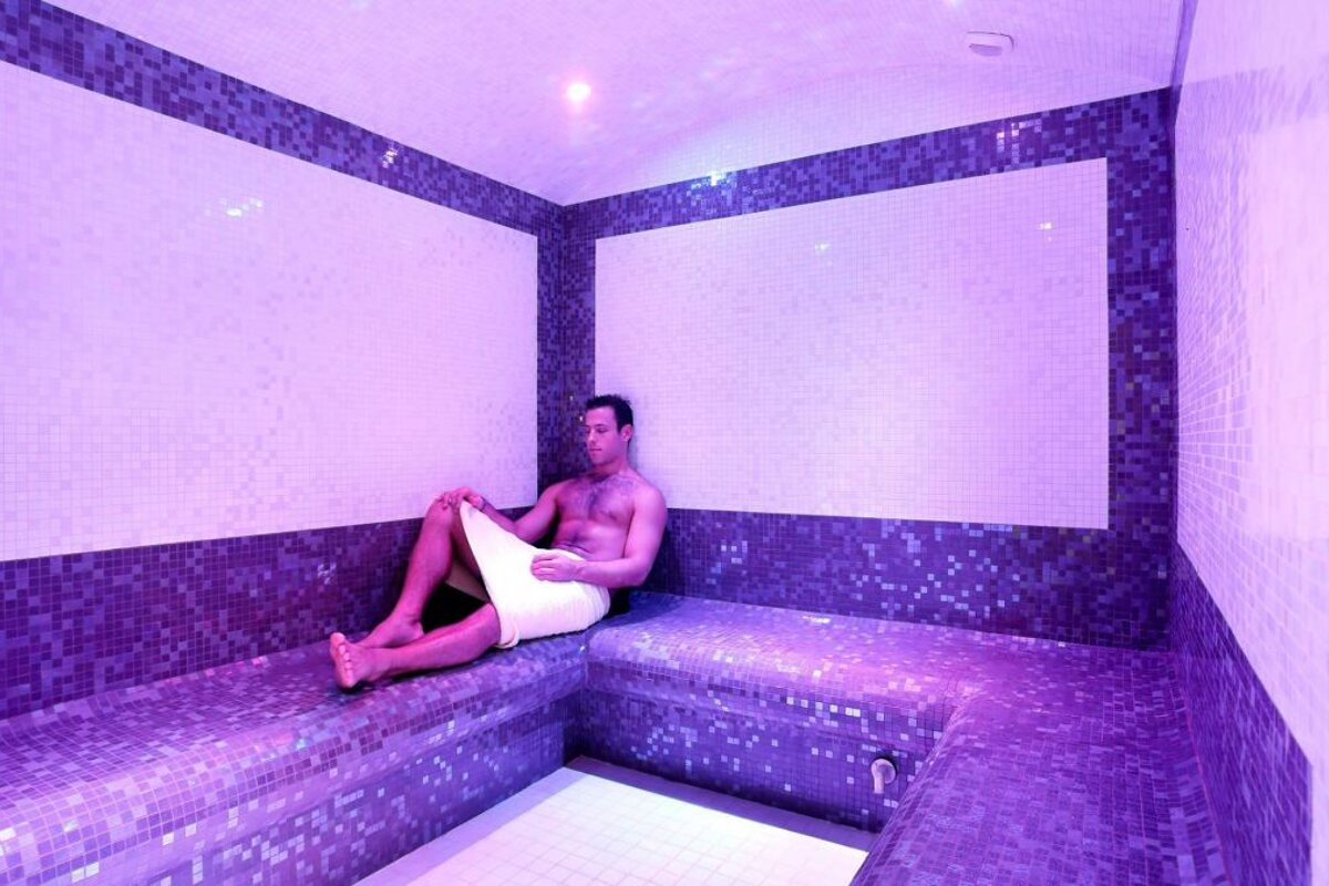 Annapurna Spa, Courchevel  steam room