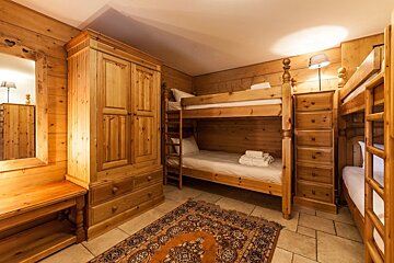 Des Amis Chalet, Morzine bunk room
