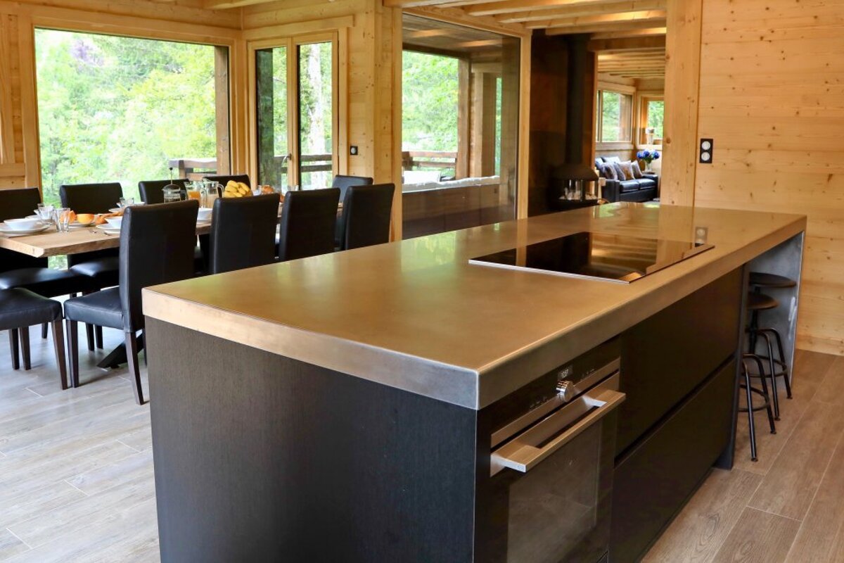 Forest Lodge Chalet, Montriond kitchen