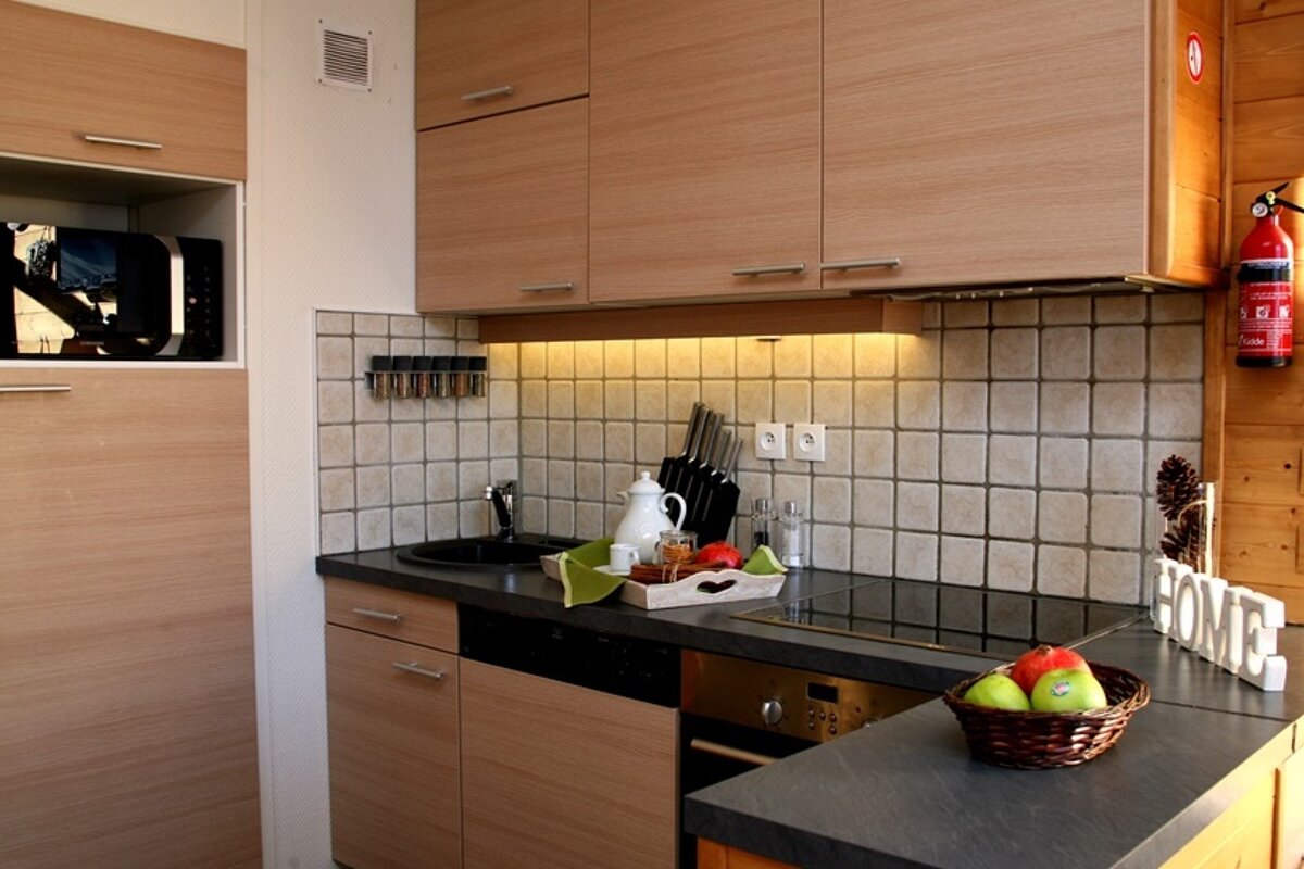 Neva Chalet, Avoriaz kitchen