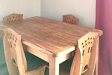 Secret de Neige East-side 4* Apartment, Alpe d'Huez dining room