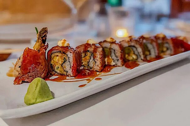 Sushi at Emilio Innobar