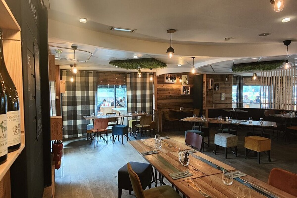 Slide Planet - The Shackleton Restaurant, 2 Alpes