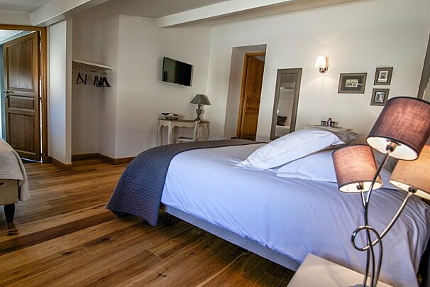 La Maison De Jean, Saint-Androny double bedroom