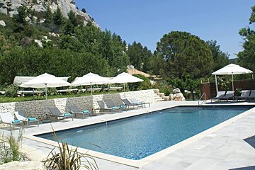 Le Mas d'Aigret Hotel, Les Baux pool