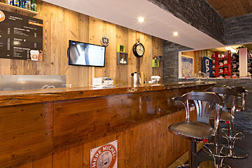 Mere Michel Cafe, Alpe d'Huez interior