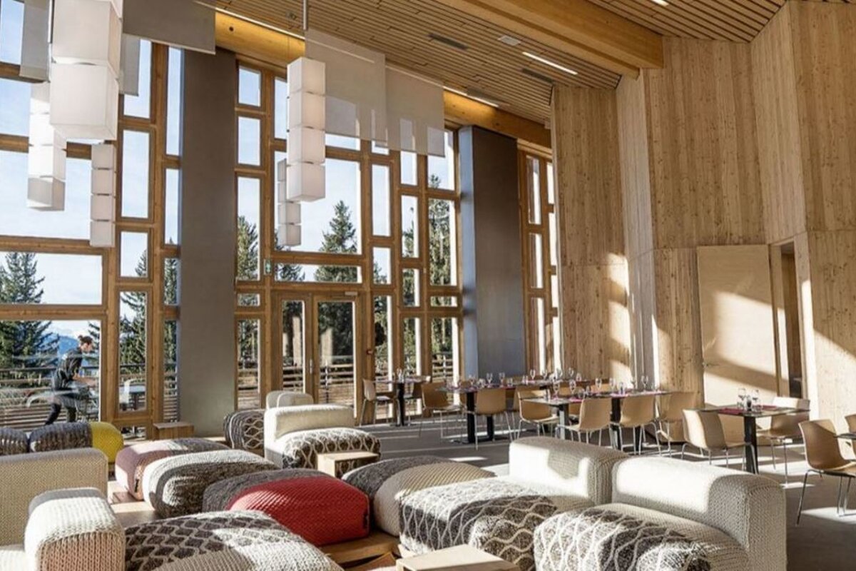 a restaurant in les arcs