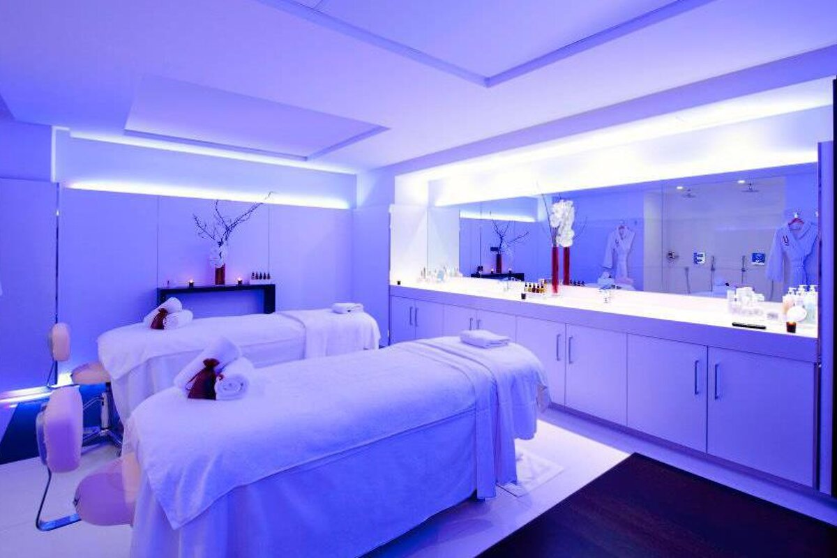 Spa Diane Barriere by Clarins, Cannes treatment room