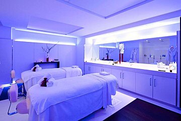 Spa Diane Barriere by Clarins, Cannes treatment room