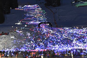 World Record Attempt for a Torchlit Descent in Les Arcs
