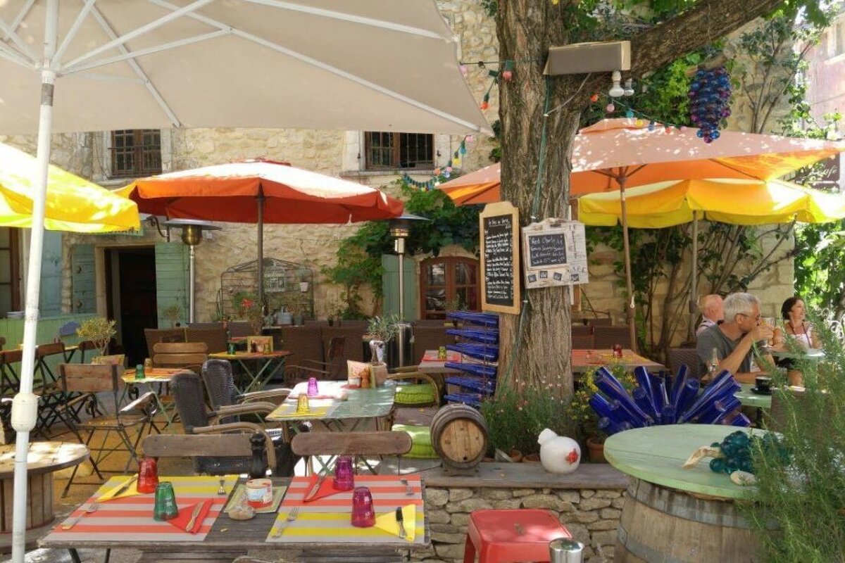 L'Echauguette Restaurant, Oppede le Vieux exterior