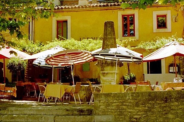 Le Fournil Restaurant, Bonnieux, Aix en Provence garden
