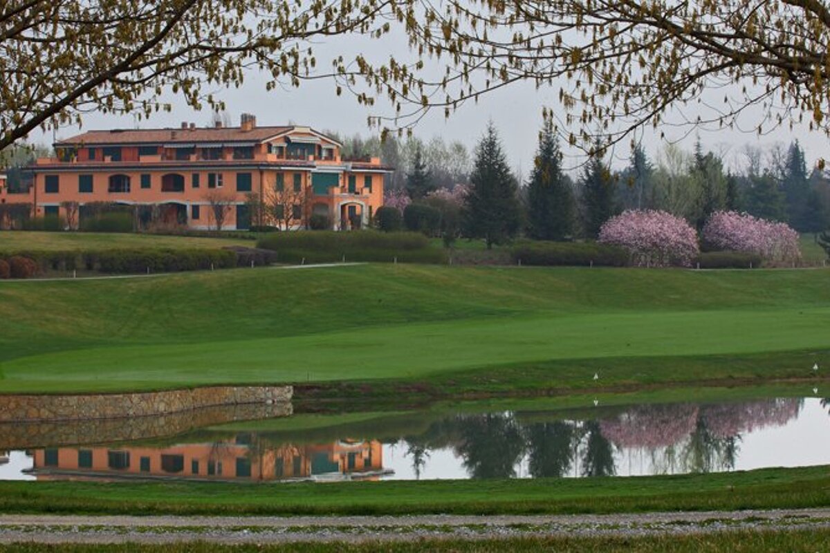 Le Robinie Golf Course, Milan clubhouse