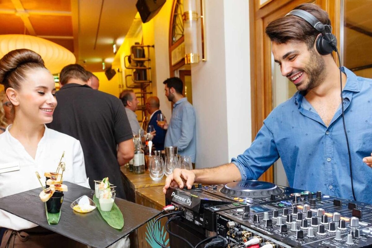 Cafe Montesol Restaurant & Bar, Ibiza Town interior