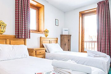 Camille Chalet, Tignes - Le Lac / Lavachet twin bedroom