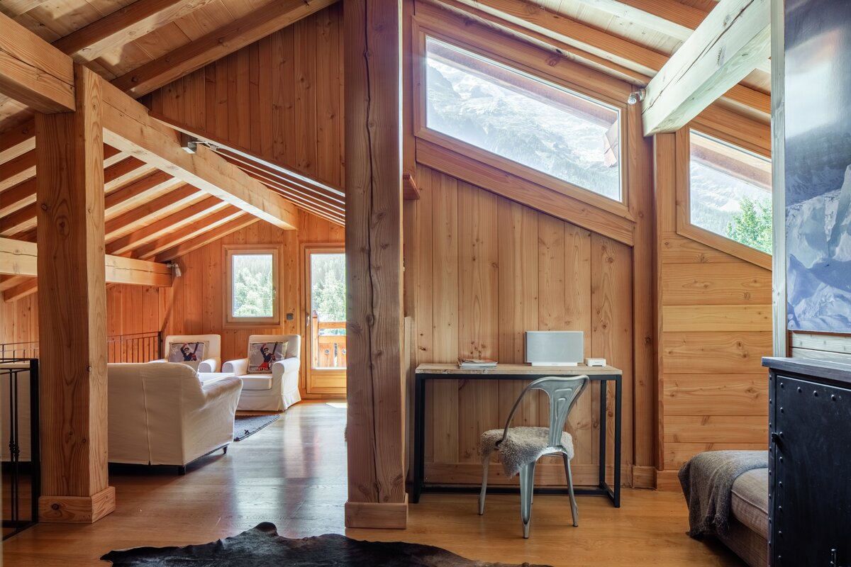 La Chaumiere Mountain Lodge, Chamonix lounge room