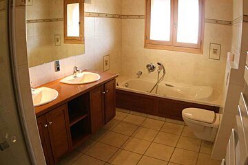 Plan des Pierrys Chalet, Morzine bathroom