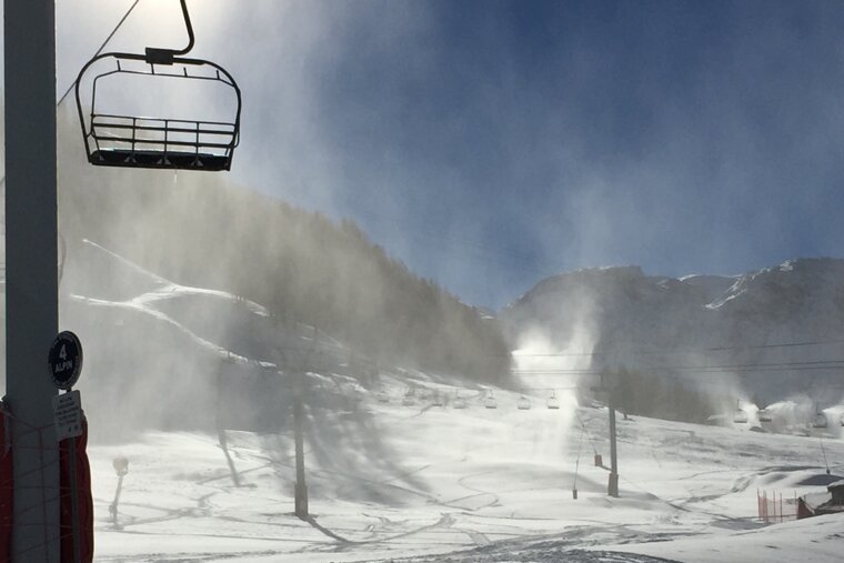 Snow cannons on Solaise