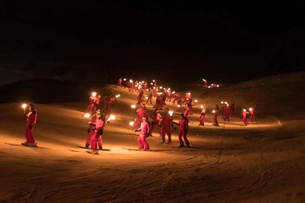 Torchlit descent by ESF in Val Thorens