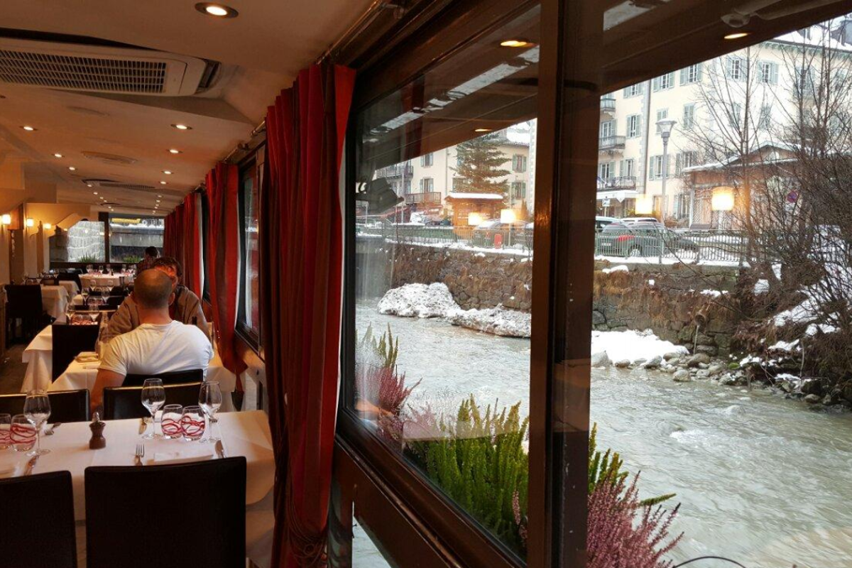 L'Atmosphere Restaurant, Chamonix Centre interior