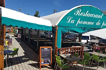 La Pomme de Pin Restaurant, Alpe d'Huez - Centre exterior
